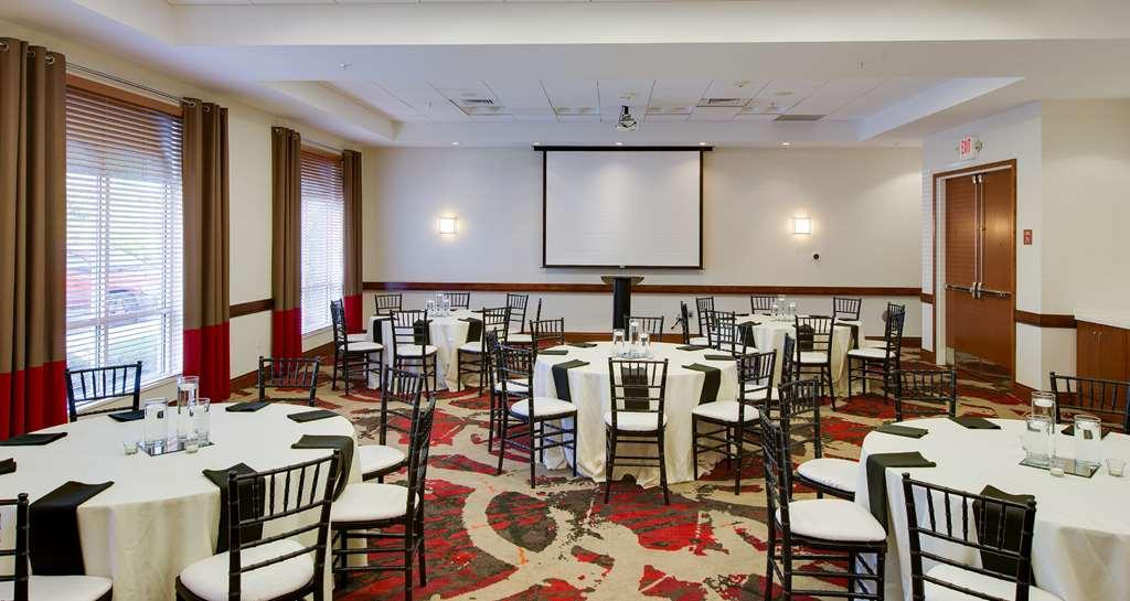 Doubletree By Hilton Raleigh-Cary Hotel Facilities photo